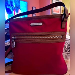 MICHAEL KORS JET SET RED NYLON CROSSBODY.nwot
